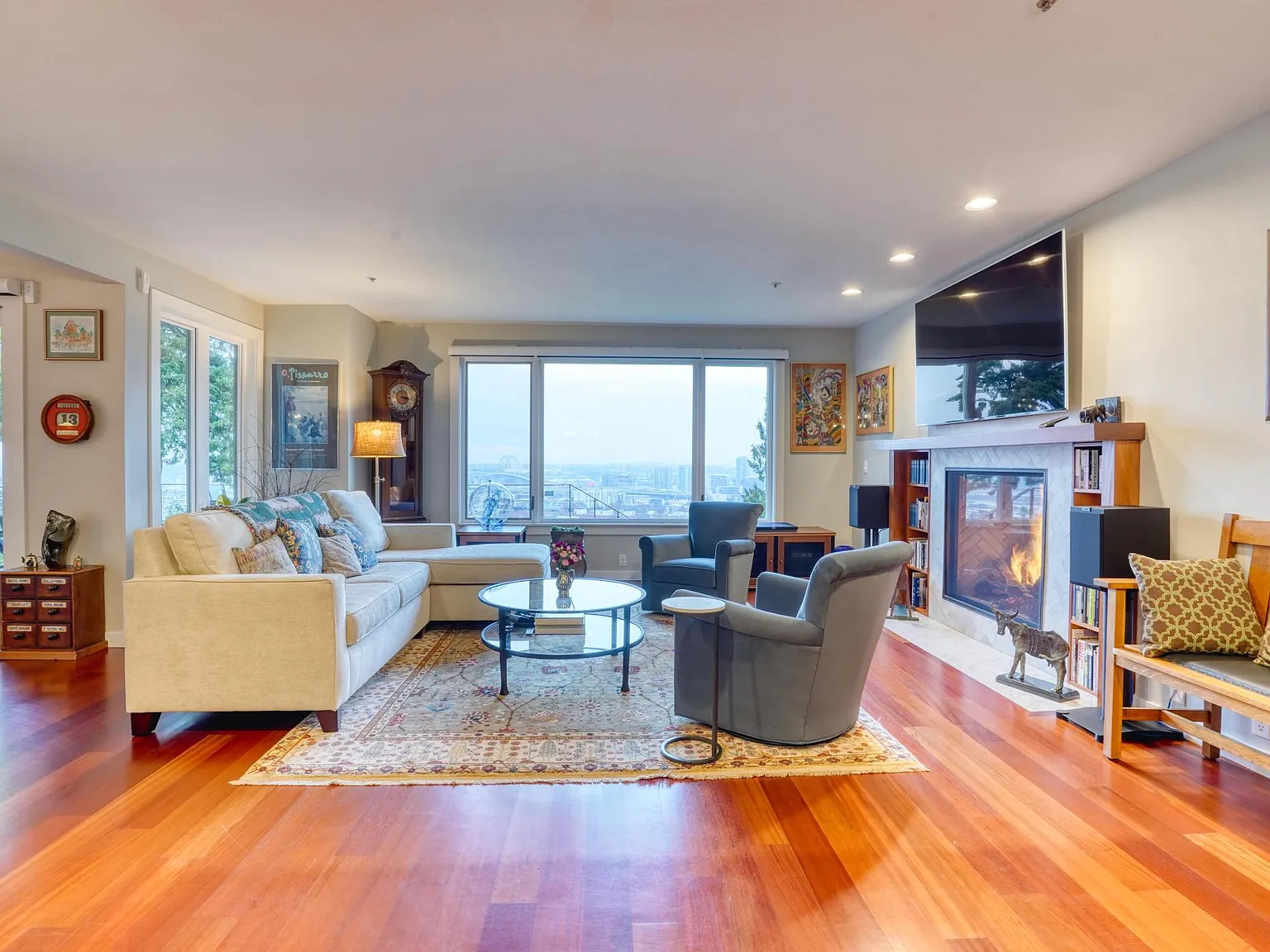 2 bed, 1946 sqft, $5,000 — Photo 2