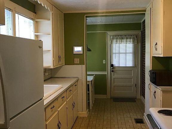 4th image of 191 Gage St