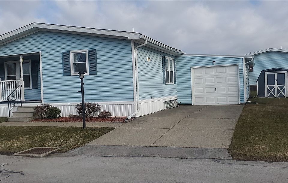 1st image of 13 Dogwood Dr
