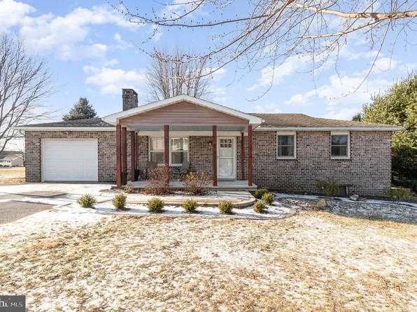 1334 3rd Ave, Chambersburg, PA 17202