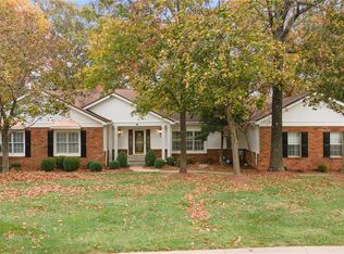 1976 Woodmoor Ridge Dr, Ballwin, MO 63011