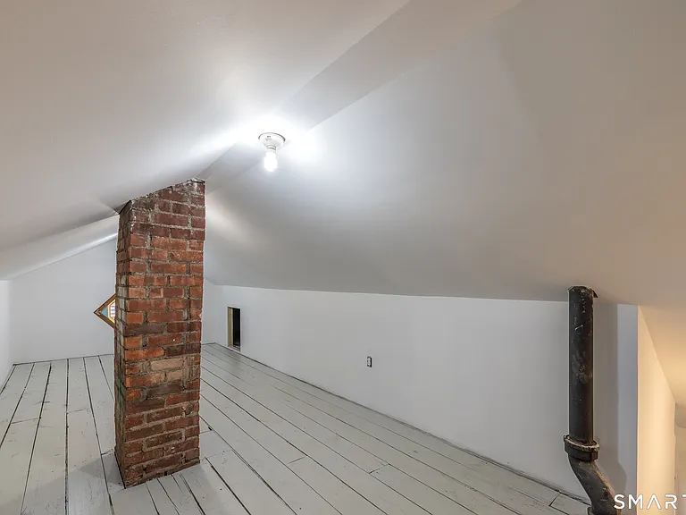 430 Blohm St — Photo 22
