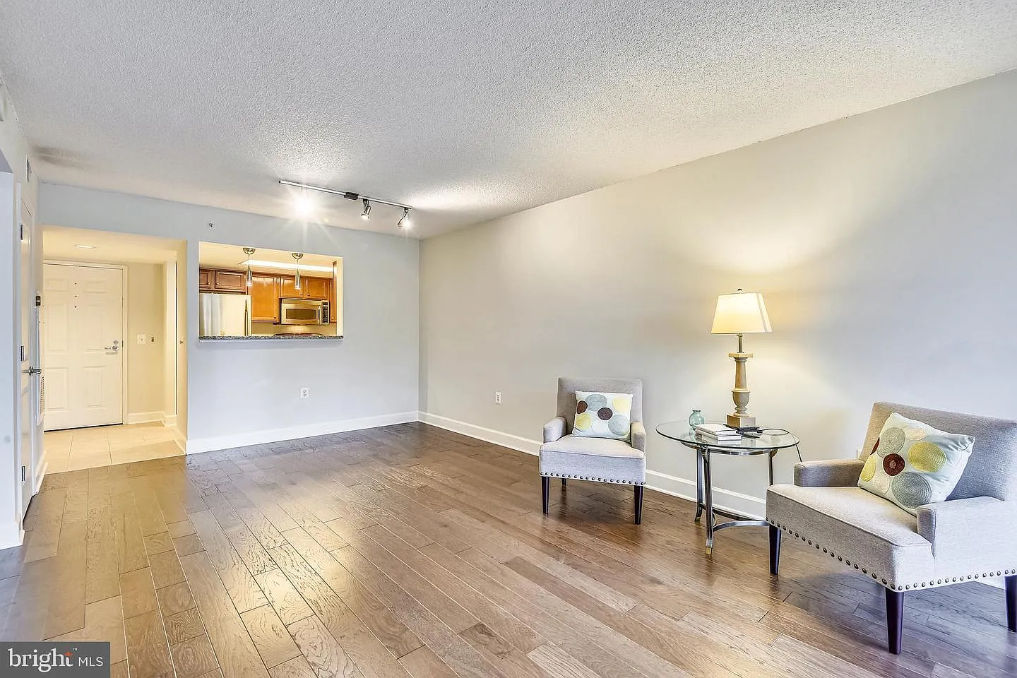 1 bed, 851 sqft, $2,150 — Photo 3
