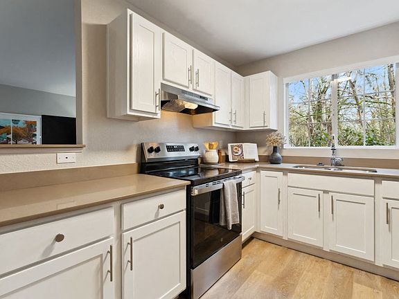 3rd image of 11103 SW Davies Rd #603