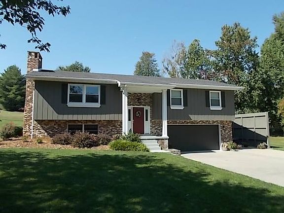 3rd image of 1303 Worrell Dr