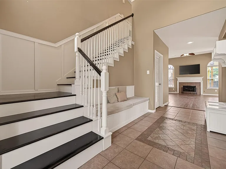 4702 Autumn Orchard Ln — Photo 3