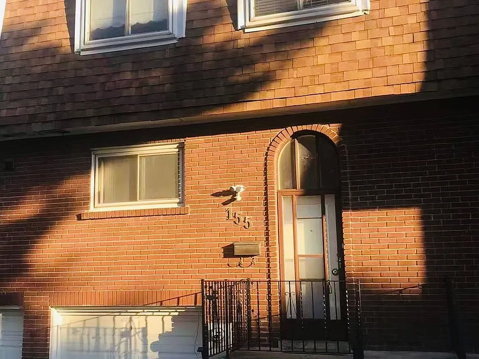 155 Corinthian Blvd
