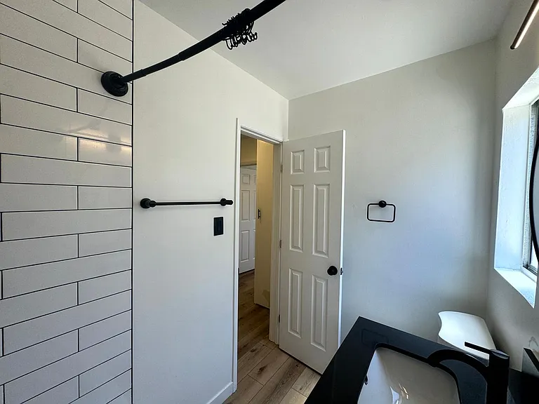 2535 Kansas Ave — Photo 21