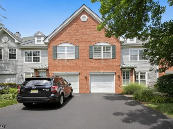 8 Hopkinson Ct, Basking Ridge, NJ 07920