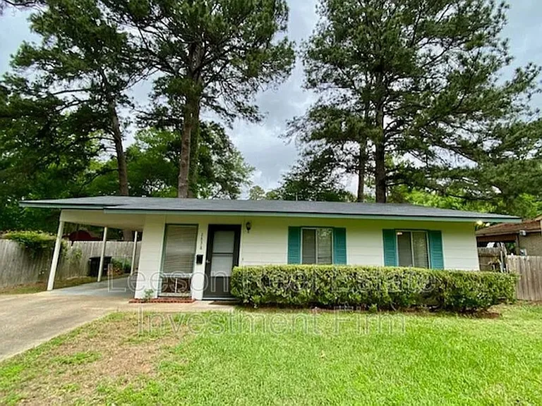 2838 Smithfield Rd — Photo 1