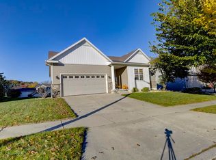 322 Cottage Ln, Deerfield, WI 53531