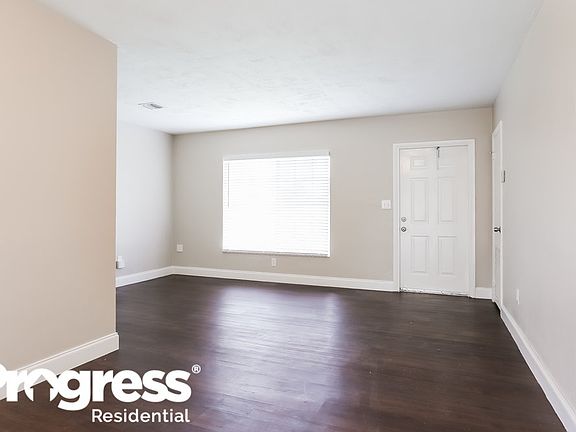 3rd image of 4851 NW 185th Ter