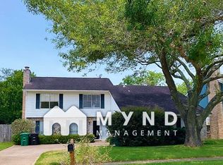 15334 McConn St, Webster, TX 77598