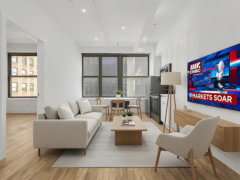 248 W 35th St #1006 — Photo 1
