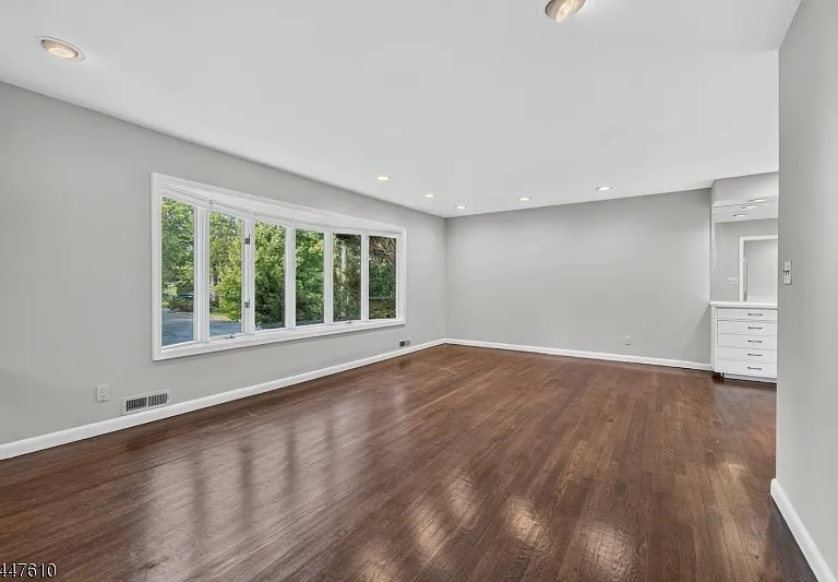 29 Tiffany Dr — Photo 4