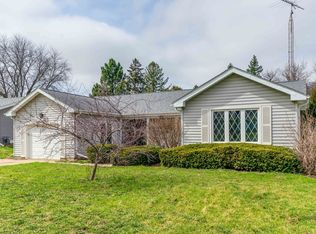 1009 Hampton Ct, McHenry, IL