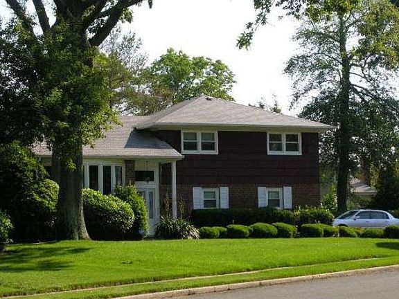 2nd image of 5 Finch Ct