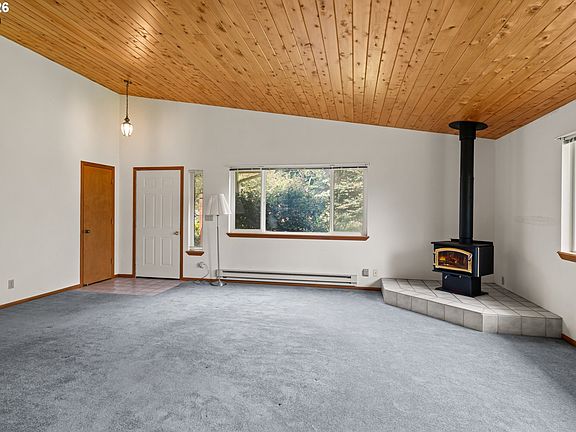 5th image of 17345 Blueberry Dr