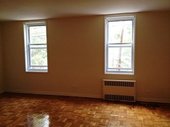 5th image of 5505 Woodside Ave APT 223