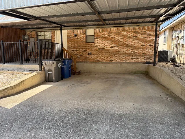505 Cedar Elm Ln — Photo 2