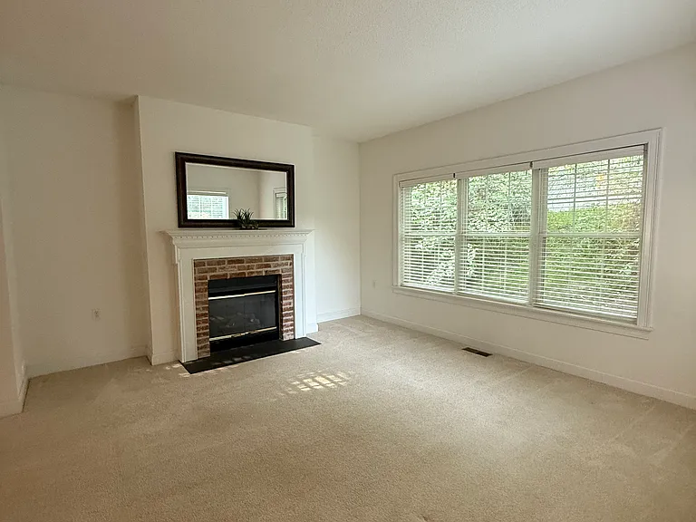 9 Clover Ln — Photo 8