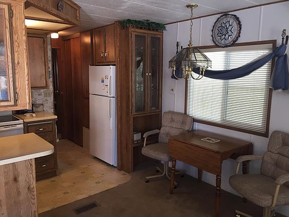3rd image of 409 E Saguaro Dr