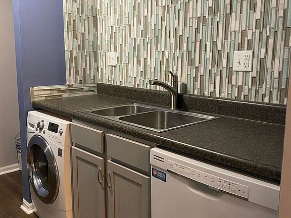 3rd image of 3509 Lodge Ln APT 117