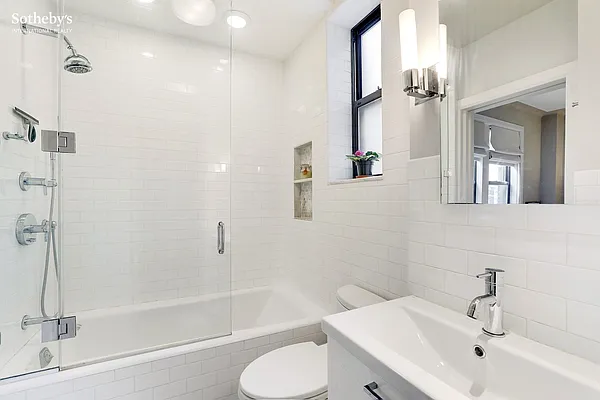 Sold by Sotheby's International Realty | media 7