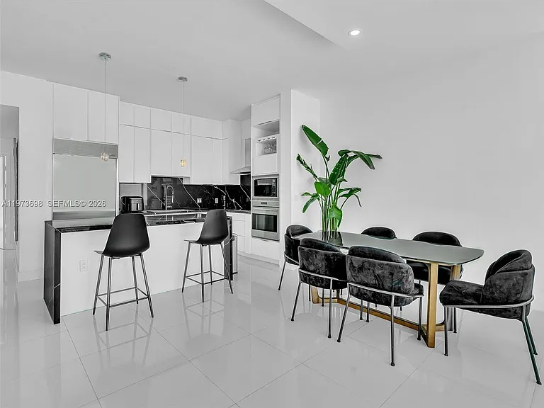 2020 N Bayshore Dr #3303 — Photo 7