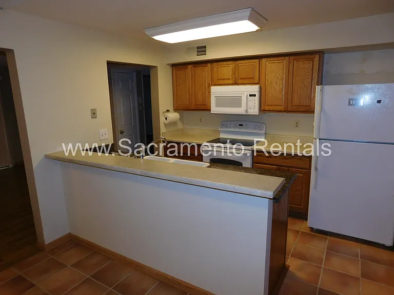 550 Del Verde Cir #5 — Photo 8