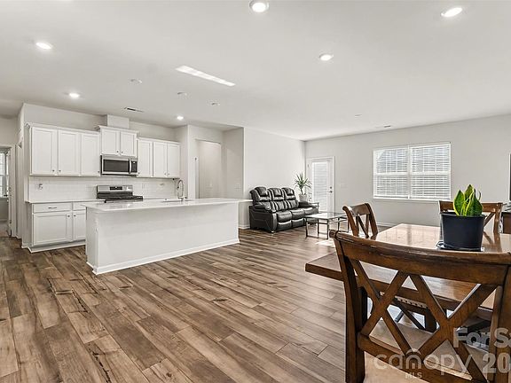 3rd image of 187 White Apple Way
