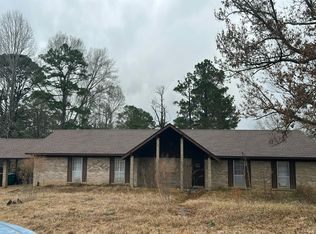 2450 S Pine Lea Dr, Jackson, MS 39209