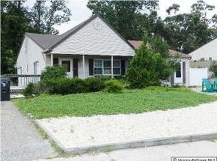 2030 Lamplighter Dr, Toms River, NJ 08753