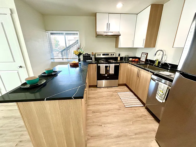 Kamden Place: Leasing Specials! Balconies, Lawn Space, Quiet Community in Pasco — Photo 3