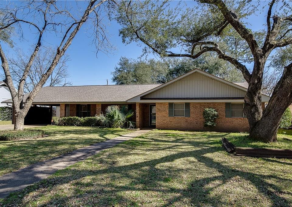1st image of 611 Post Oak Blvd