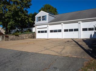 36 Olive St, Waterford, CT 06385