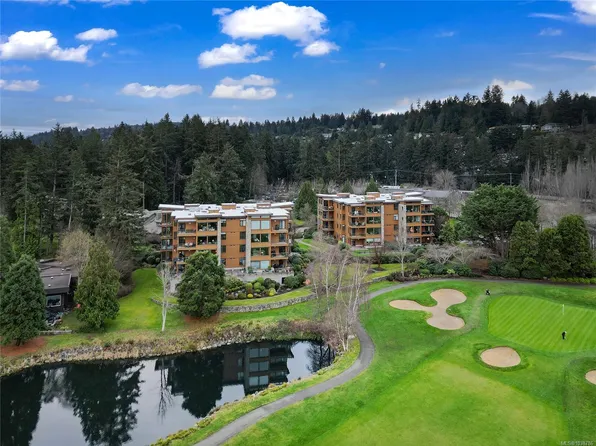 5327 Cordova Bay Rd #403, Saanich, BC V8Y 2L3
