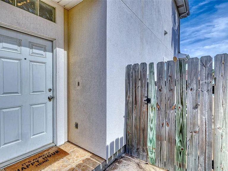 15410 Grass Cay Ct — Photo 2