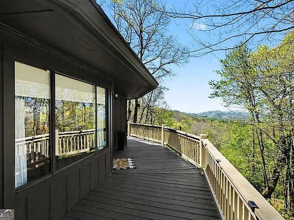 3rd image of 265 Pleasant Mountain Dr