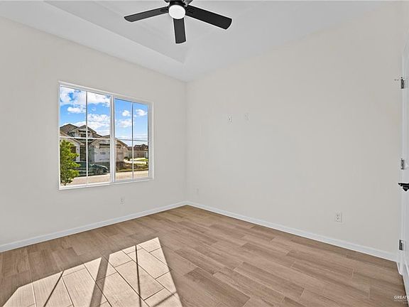 5th image of 4009 Burr Dr