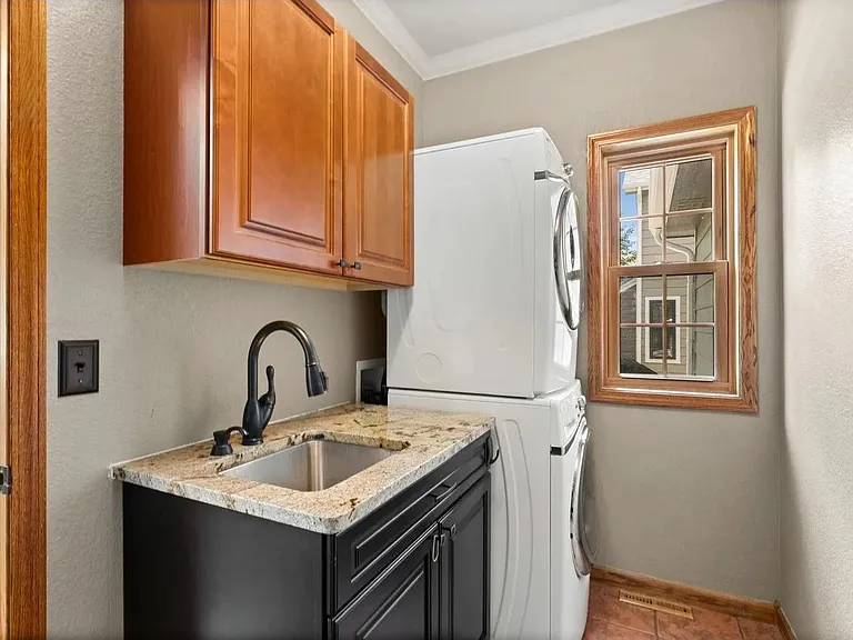 4601 Twin Peaks Dr — Photo 13