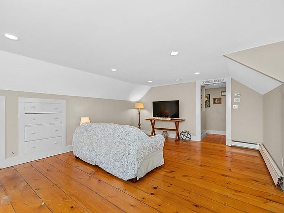 5th image of 182 Granite St Unit 4