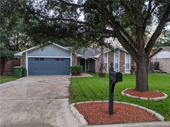 4105 Willow Oak St, Bryan, TX 77802