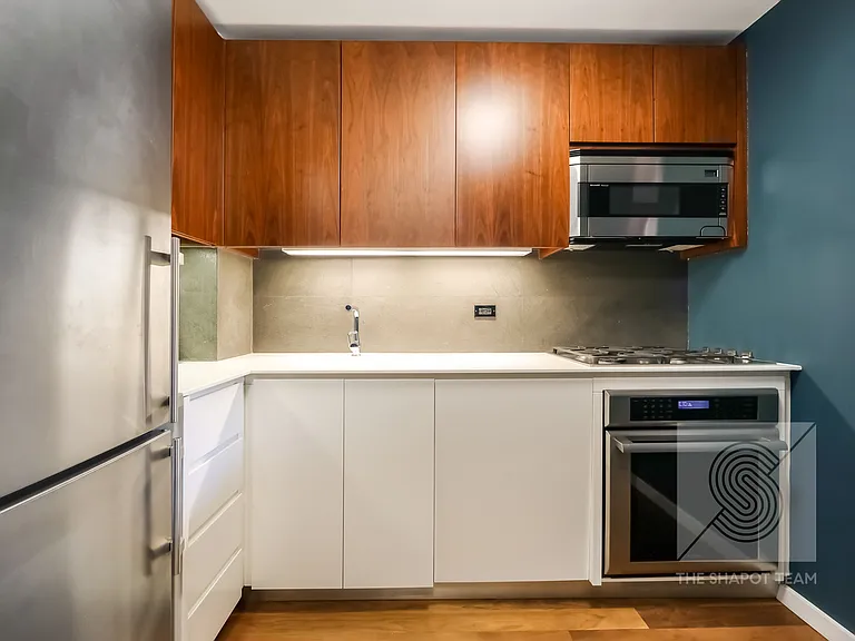 515 E 72nd St #7P — Photo 6