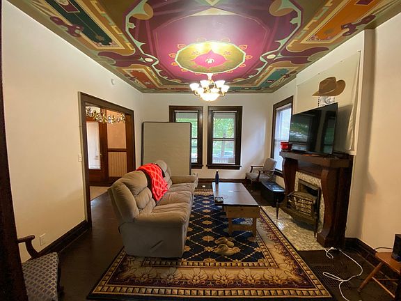 5th image of 75 E Oakland Ave #75