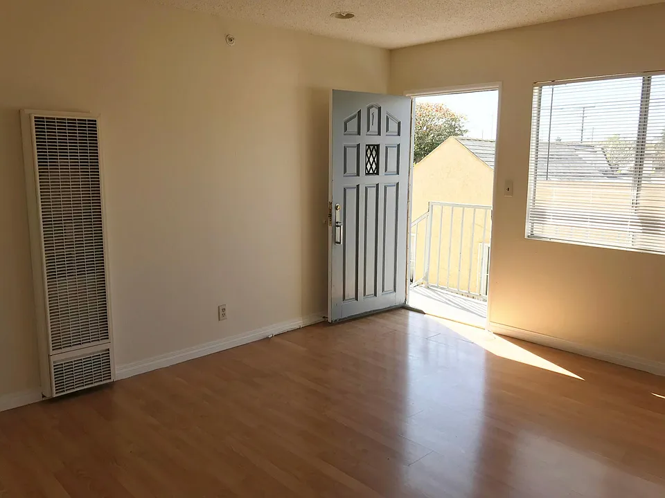 Entrance to living room