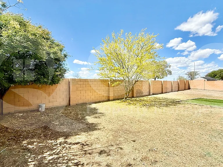 10464 N 116th Ln — Photo 25