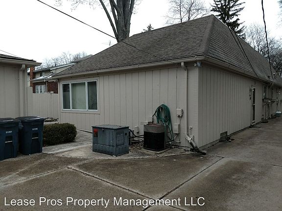4th image of 865 Saint Clair St