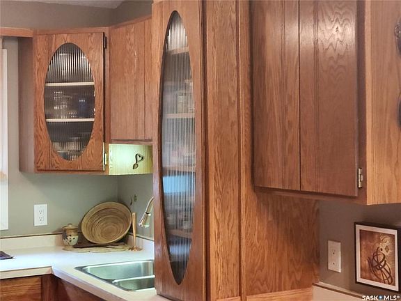 5th image of 602 1st Ave NE