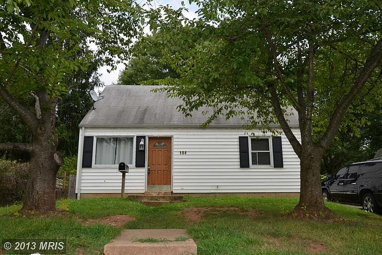 1st image of 104 Evans St